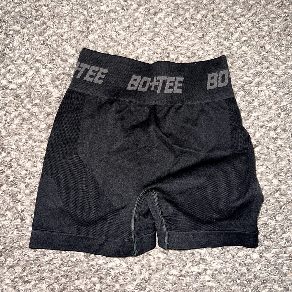 No and Tee biker shorts